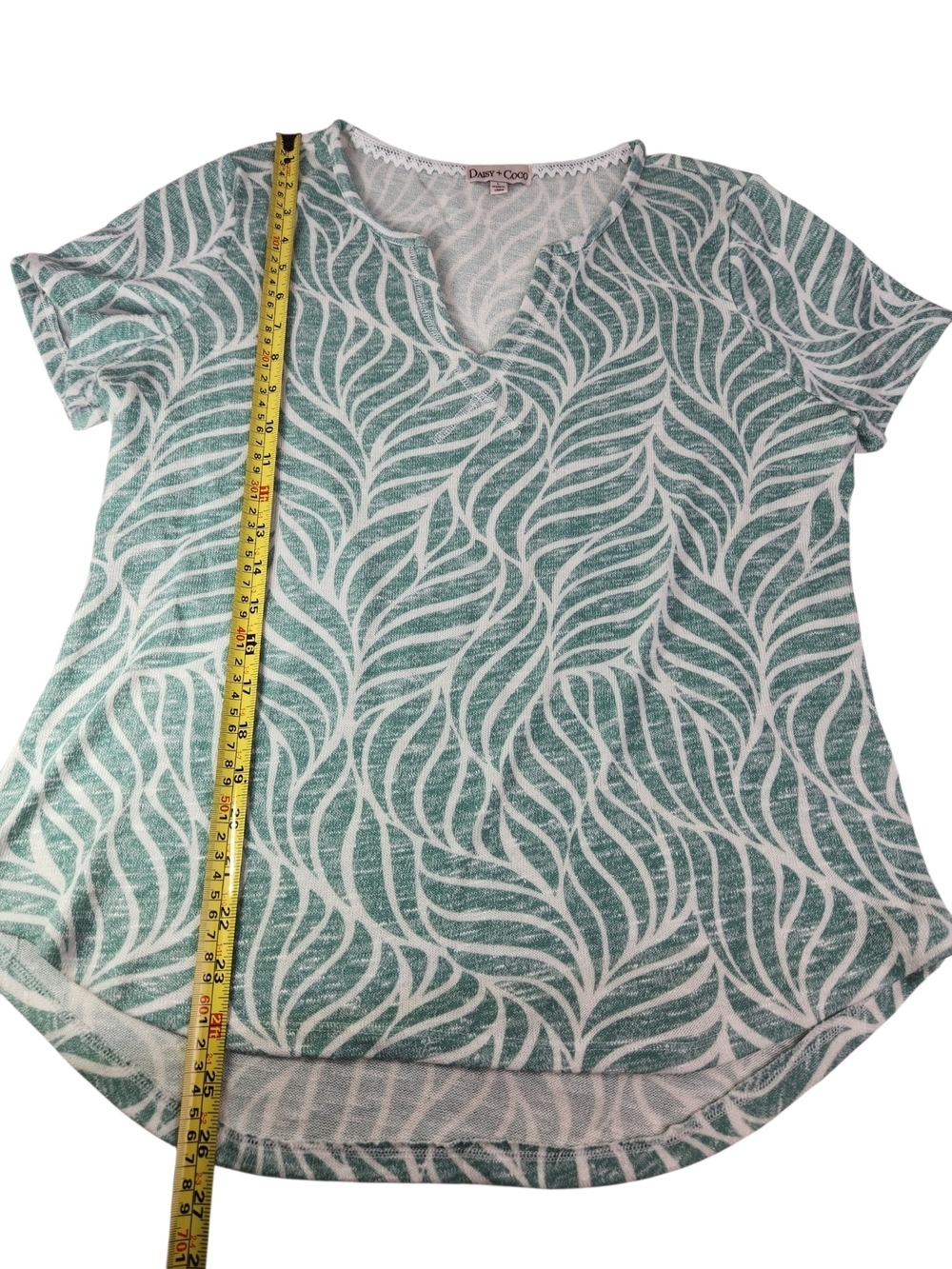 Daisy + Coco Green Leaf Print Notch Neck Top Size Large Casual Coastal Boho Knit - Picture 13 of 15